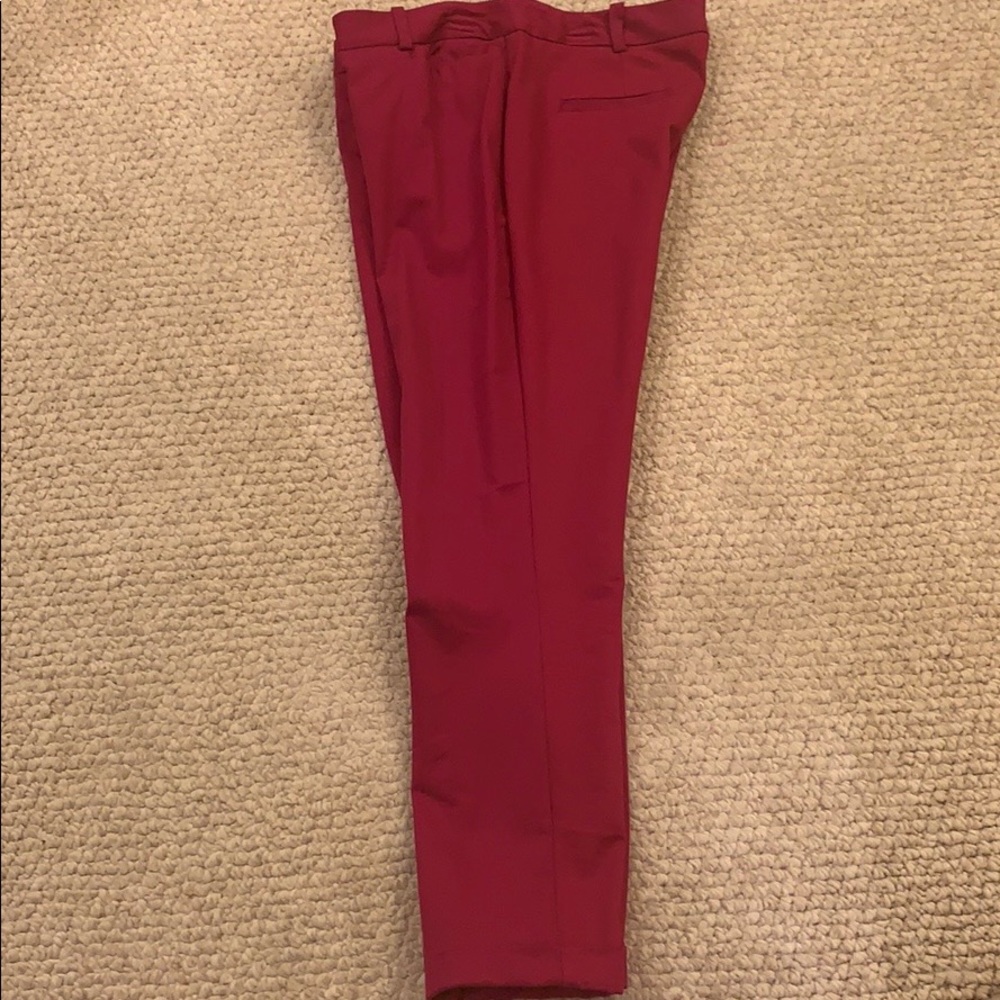 Worthington cranberry color cropped pants